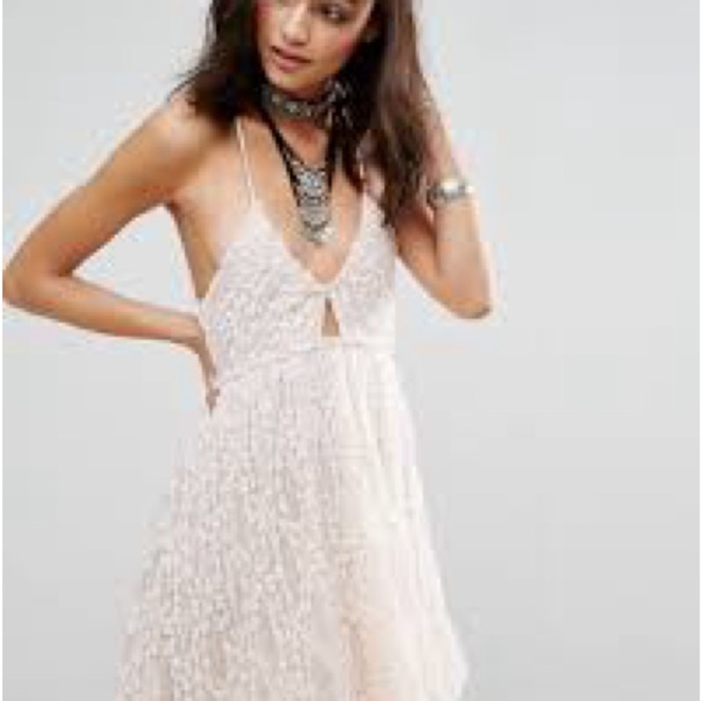 Elegant Cream Lace Dress